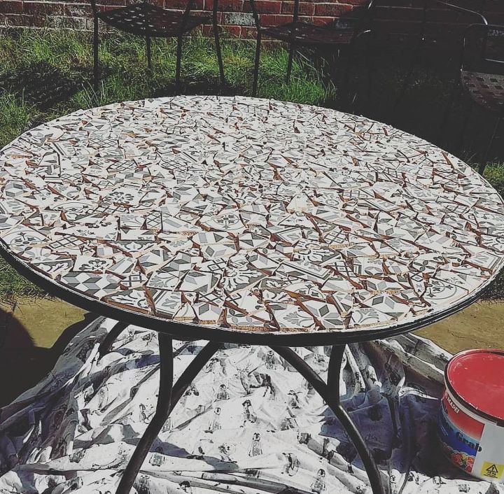 Mosaic Garden Table Hometalk - Round Glass Patio Table Makeover