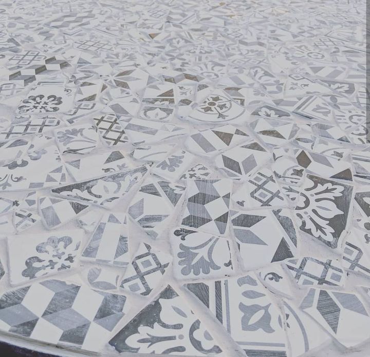 mesa de jardn de mosaico, Pulido previo de las baldosas