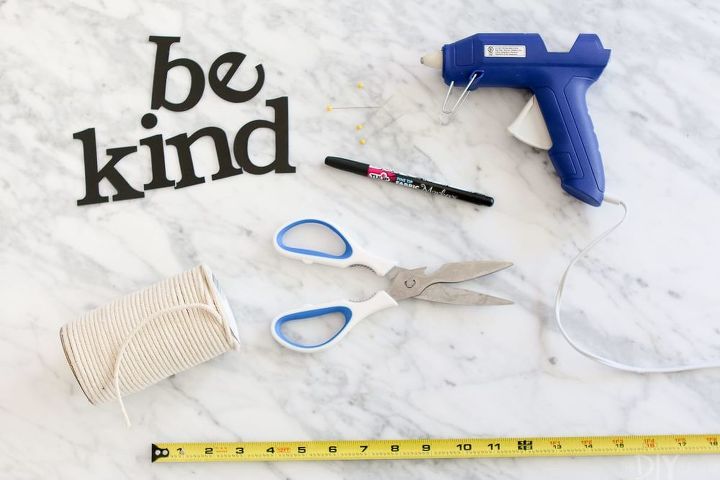 how to make a diy wall pennant
