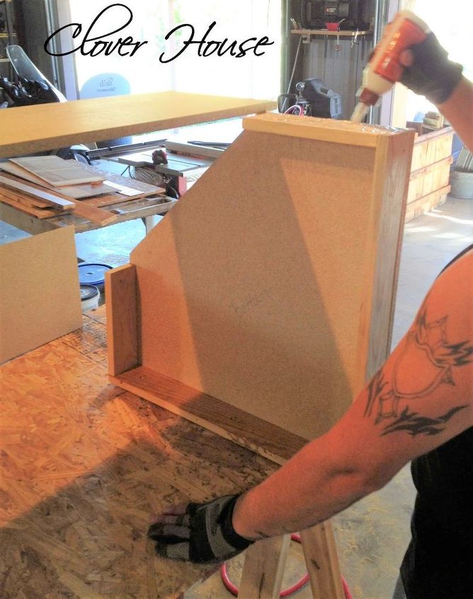 construir un armario de esquina de la cocina