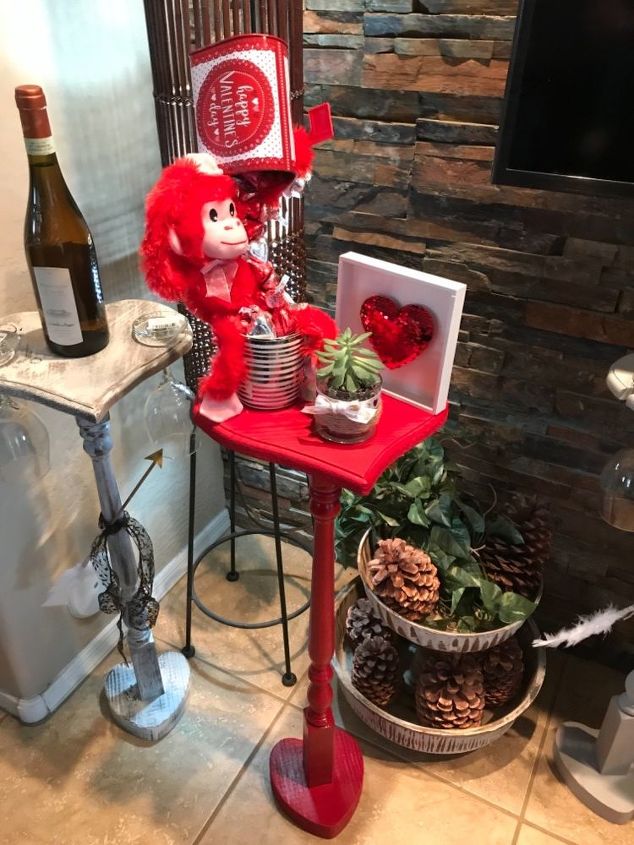 mesa de vino en forma de corazn