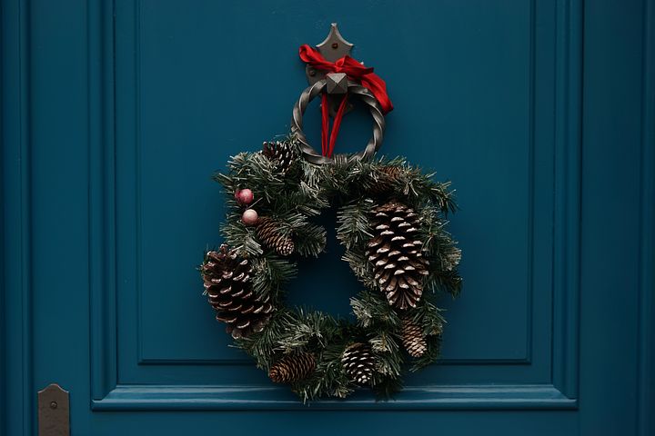 17 Gorgeous Diy Christmas Wreath Ideas You Ll Love Hometalk