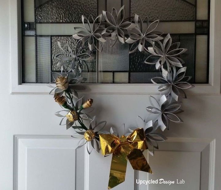 17 gorgeous diy christmas wreath ideas you ll love, Christmas Wreath Ideas Cindy Upcycle Design Lab