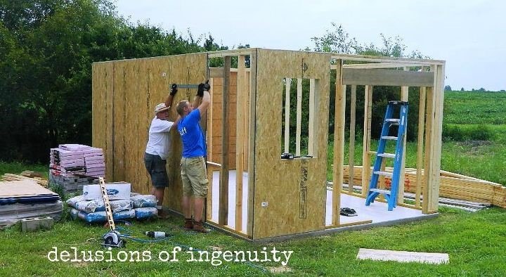 resuelve tus problemas de almacenamiento construyendo un cobertizo, Cobertizo de madera Delusions of Ingenuity