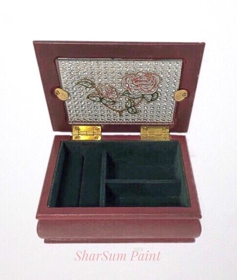 uma deslumbrante caixa de joias vintage bem a tempo do dia dos namorados