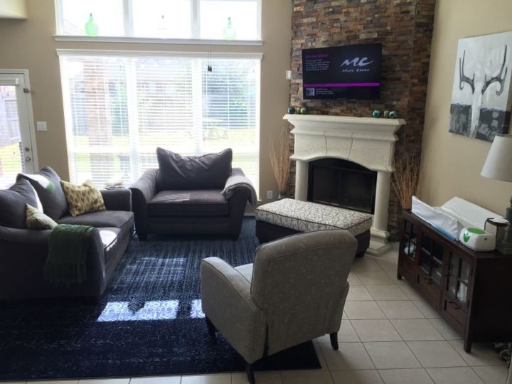 q living room staging for buyers