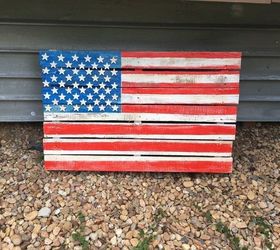 25 best diy pallet projects that will transform your home and yard, Obsessed With The Fourth of July And Flags Ruth