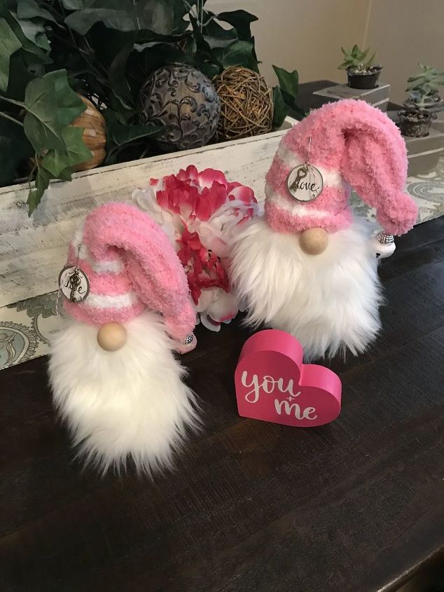 Download Valentine Gnomes | Hometalk