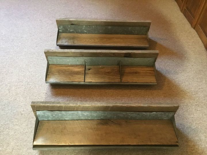 what should the height spacing be between 3 shelves in a living room