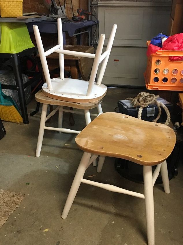 silla convertida en taburete