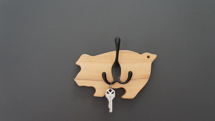 pig cutting board becomes a key holder