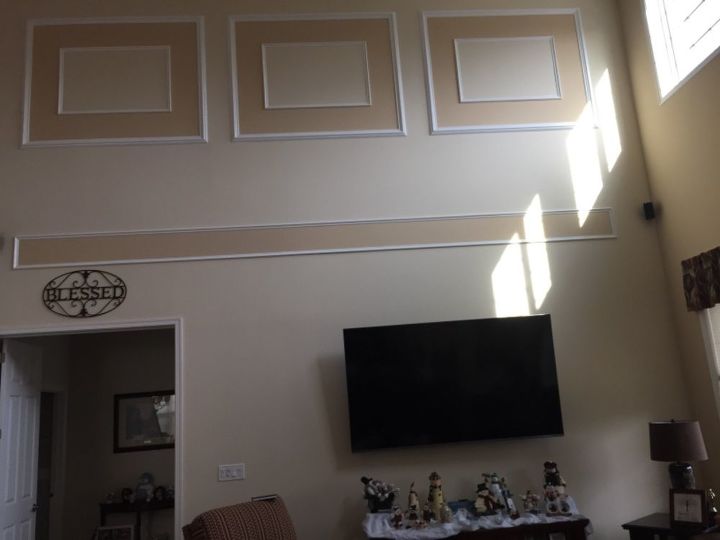 q living room wall