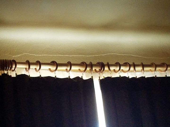 q how to fix or hide a crack above windoe