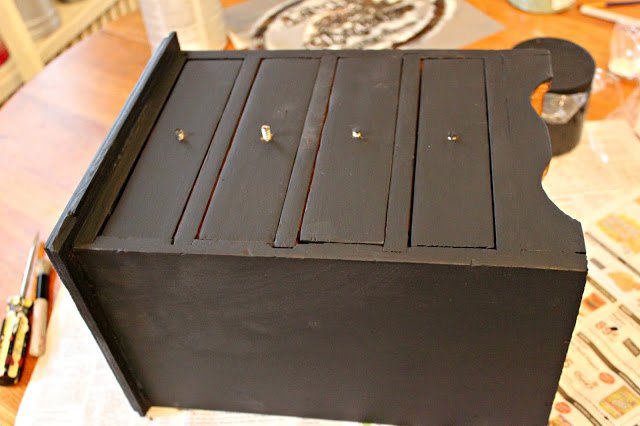 how to paint a garage sale wooden jewelry chest