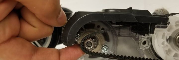how to replace a vacuum cleaner belt