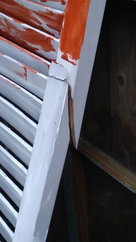 q how do i fix this wood shutter