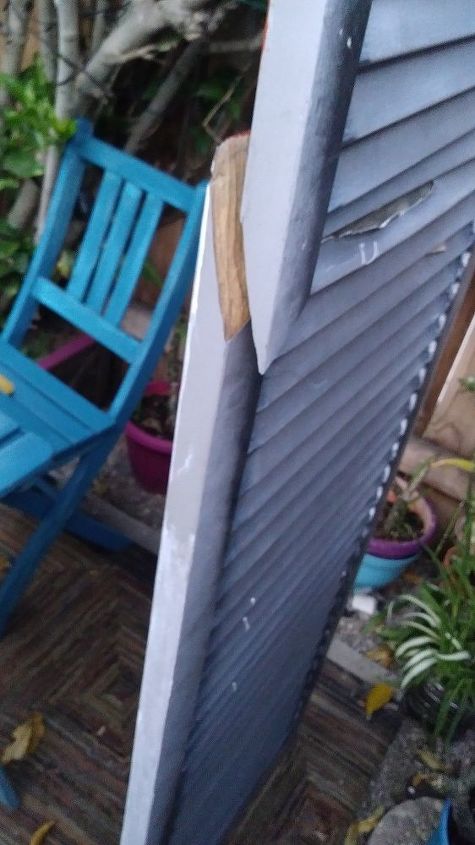 q how do i fix this wood shutter