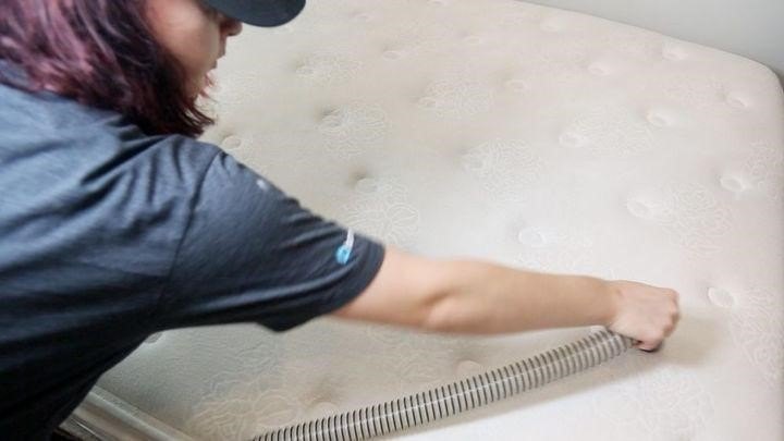 how to clean a mattress to remove all stains smells