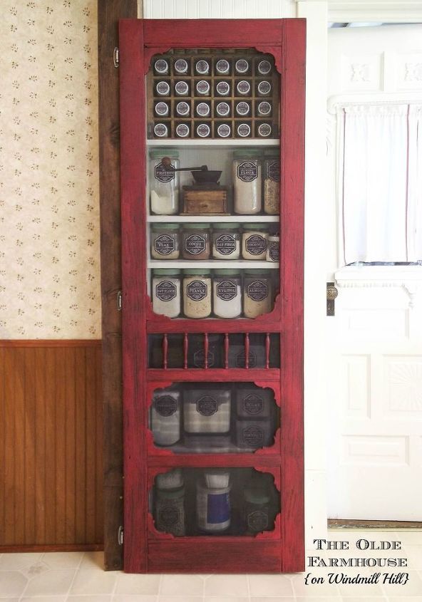 14 atualizaes geniais da porta da despensa que elevaro sua cozinha, Organizador de porta de despensa Rachel The Olde Farmhouse