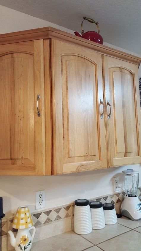 q how do i paint kitchen cabinet so they look professionally done