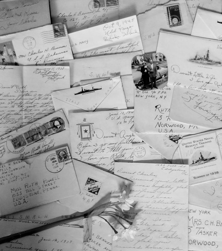 q how do i arrange old love letters to photograph