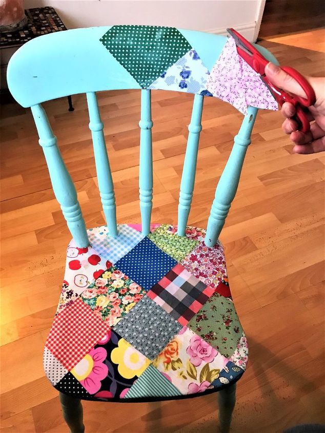cmo crear esta bonita silla de patchwork de estilo rstico con tela, Cubrir el respaldo de la silla