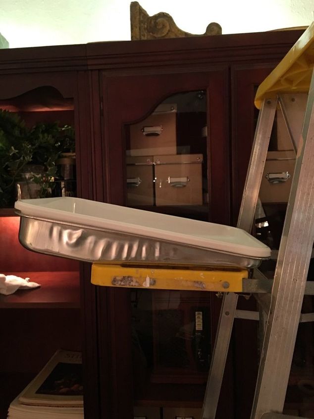 How to Attach Paint Tray to Step Ladder