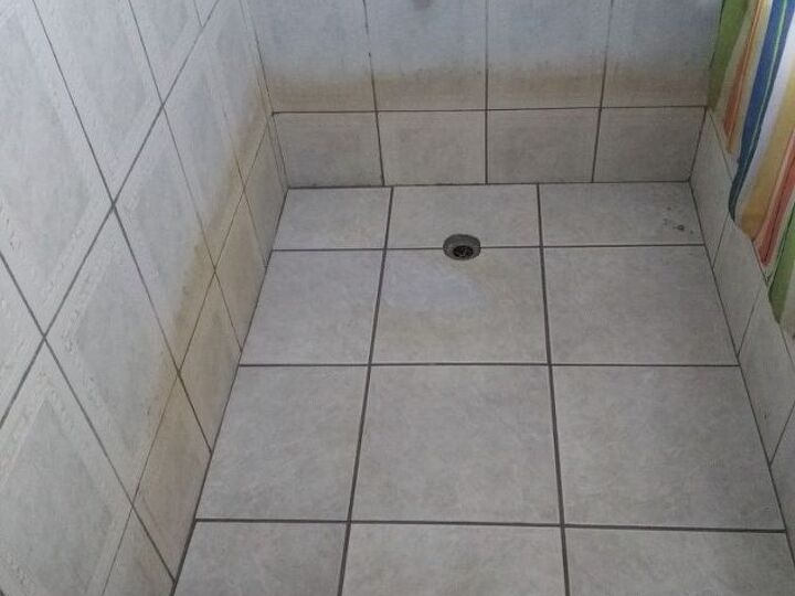 q how do i clean the 2 bottom rows of my bathroom wall tiles