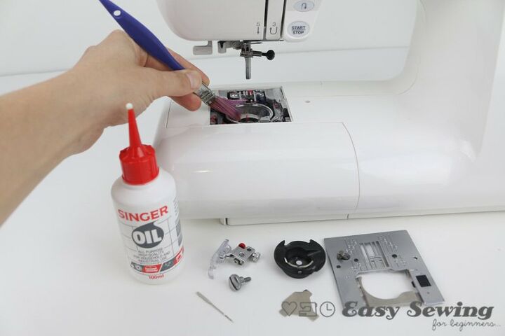 como aceitar y limpiar tu maquina de coser