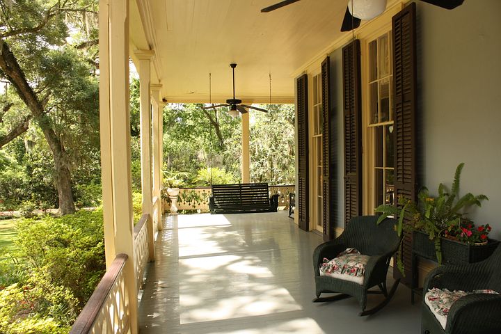 20 Front Porch Ideas for Any Home or Budget