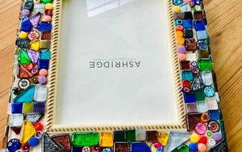 How to Easily Decorate and Pretty Up a Photo Frame With Mosaic Glass