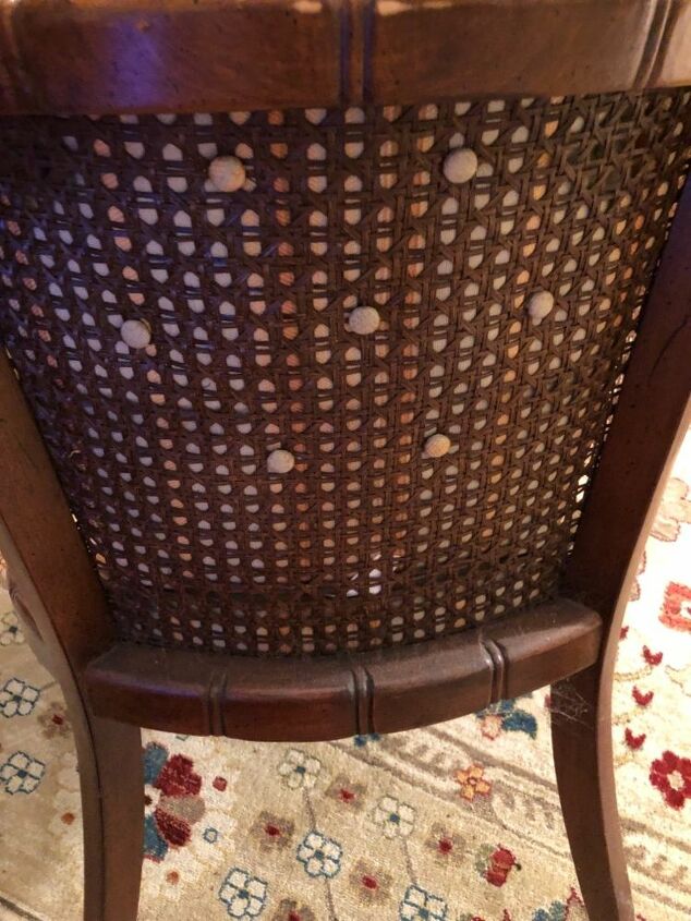 q how to remove buttons from tufted chair