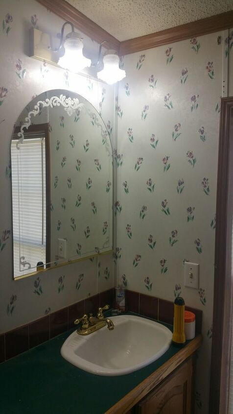 how do i paint plastic bathroom tile