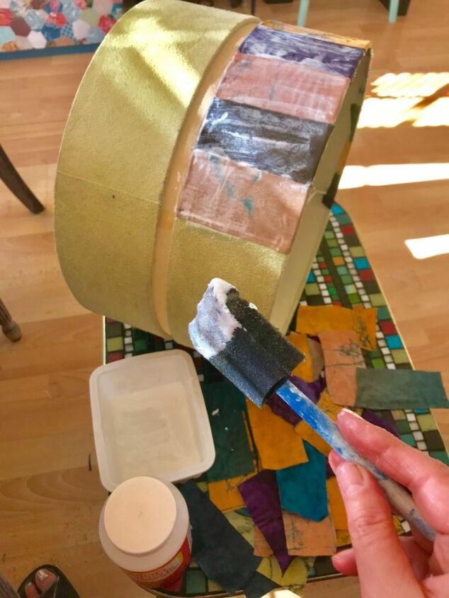 aprenda a fazer um abajur estilo batik usando tecido decoupage antigo, Use o adesivo Mod Podge para colar e selar