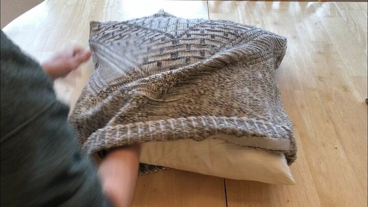 old sweater to sweater pillow