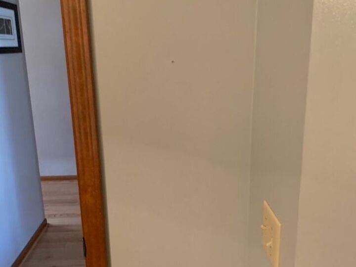 q paint color for windowless bathroom