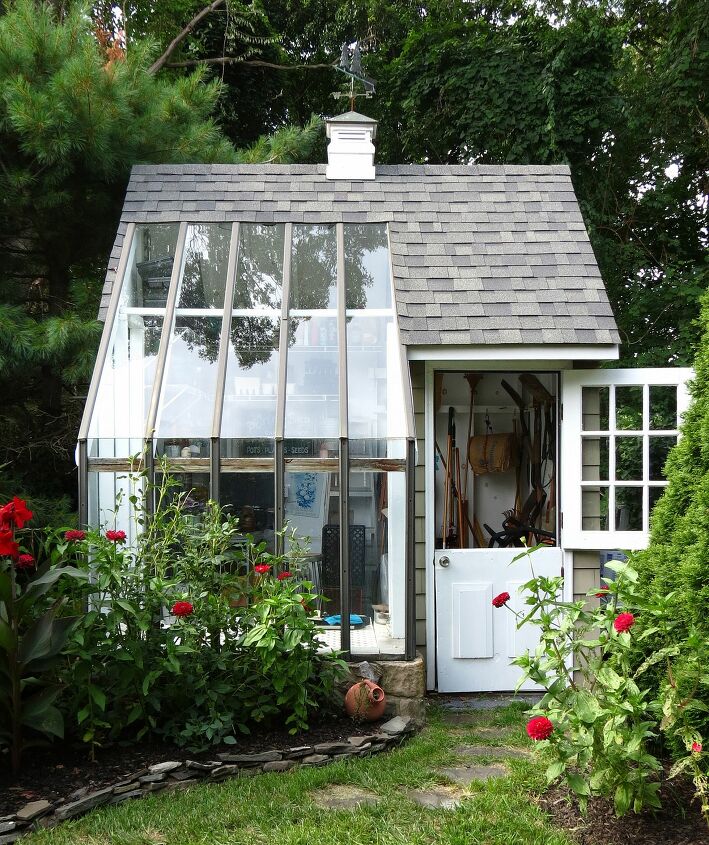 18 planes de construccin de cobertizos diy para inspirarte a hacer tu propio patio, Cobertizo de bricolaje con mucho espacio de almacenamiento