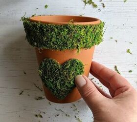 how to make pretty moss covered flower pots