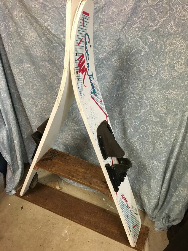 ski shelf