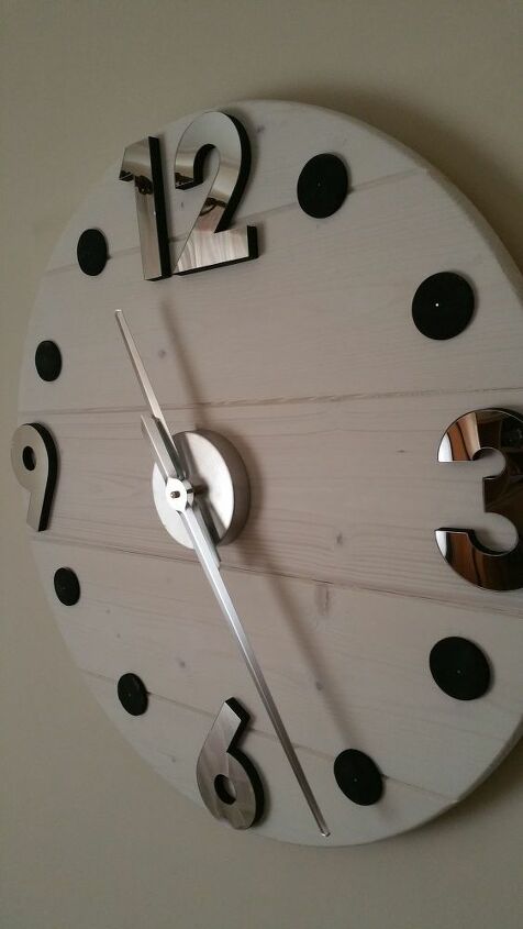 reloj de pared de madera