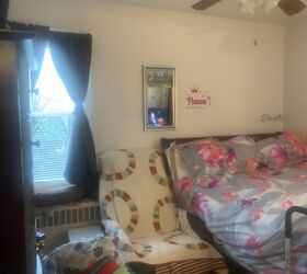 Queen bed shop in small room