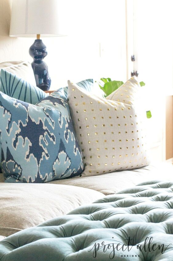 s easy diy projects, Changing up a Room with Some Pillows
