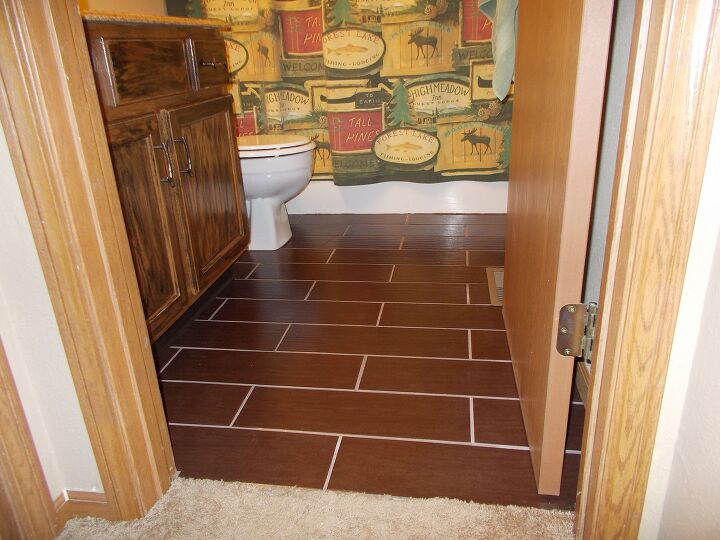 10 belas idias de azulejos do banheiro que daro ao seu banheiro uma limpeza, porcelanato imitando madeira
