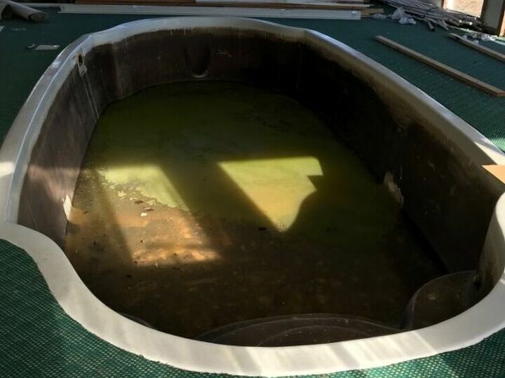 q stop ground water from coming in and repair fiberglass pool