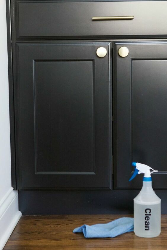 a diy solution to clean black kitchen cabinets