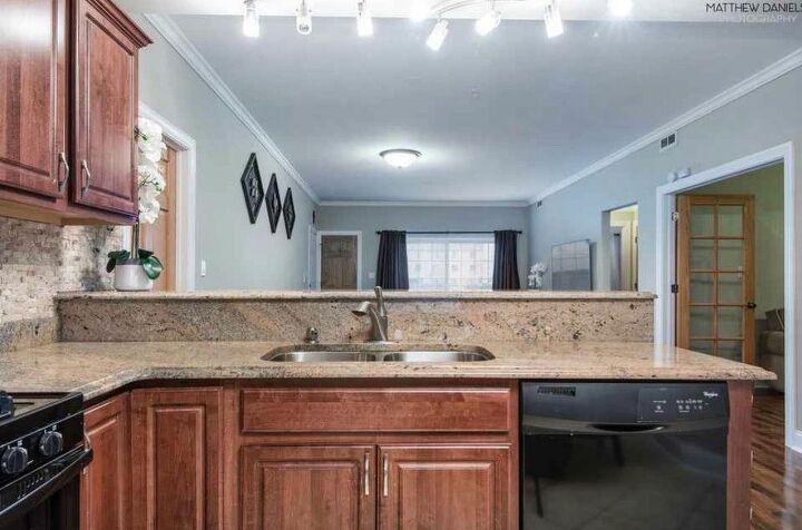 q what to do with these horrendous granite counters