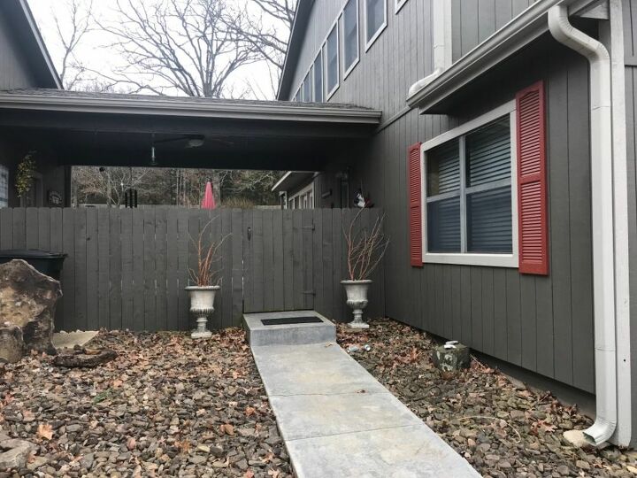 q outdoor decor
