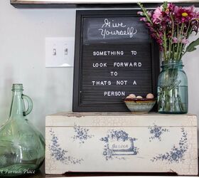15 diy letter board and bulletin board ideas to reorganize your home, Restaurant Style Changeable Letter Board