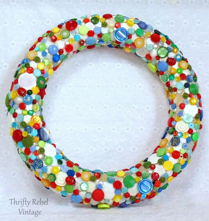 create a colorful diy button wreath
