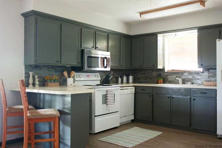 20 Small Kitchen Makeovers By Hgtv Hosts Kitchen Designs